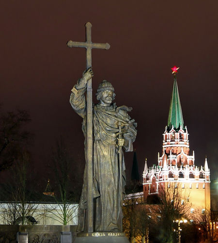 Monument to Vladimir the Great (photo: Anna Adashinskaya)